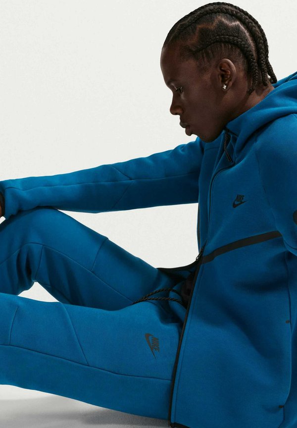 Nike Sportswear