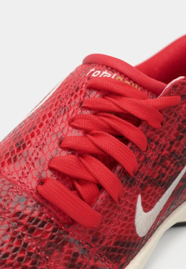Nike Sportswear T90 SE