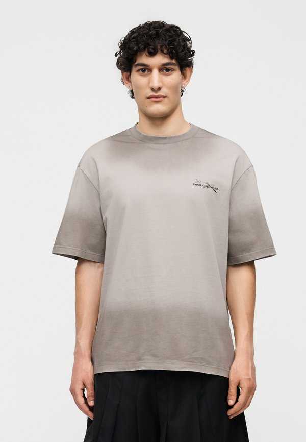 Feng Chen Wang SPRAY PAINTED TEE