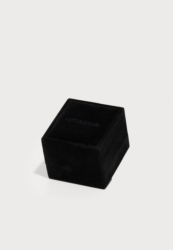 PATTARAPHAN LINEAR TEXTURED SLIM CHATA BAND UNISEX