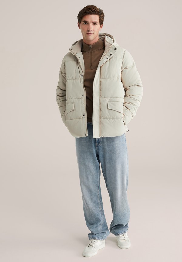 WE Fashion