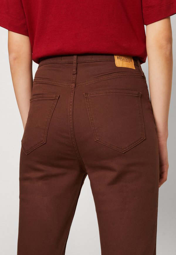Hollister Co. CURVED SEAM FLARE