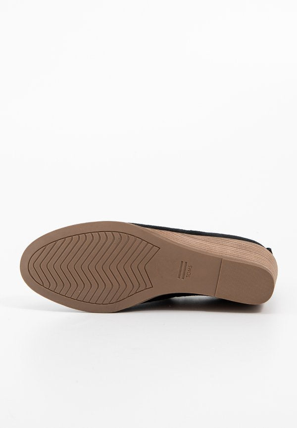 TOMS KALLIE