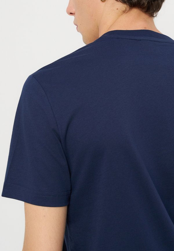 EA7 Emporio Armani