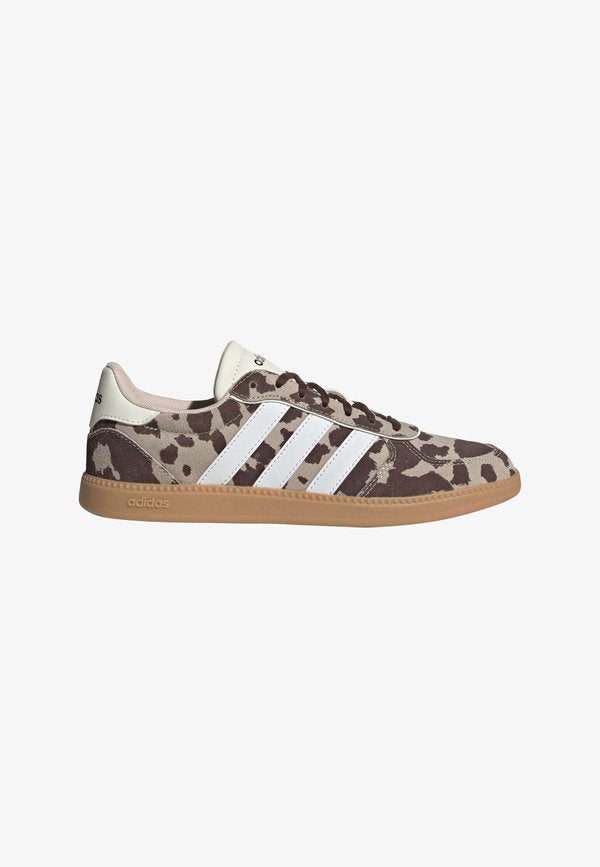 adidas Sportswear ADIDAS SPORTSWEAR BREAKNET SLEEK SHOES - Trainers - off white   cloud white   core black