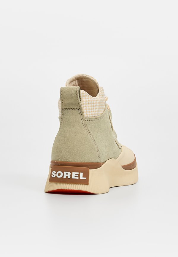 Sorel OUT N ABOUT