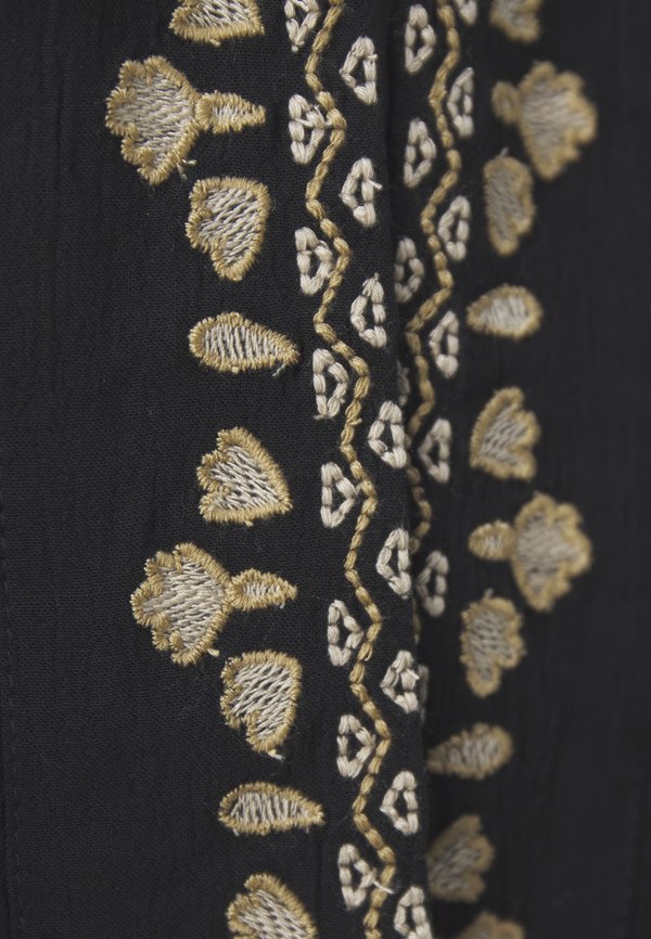 Pieces PCRAMDA V NECK TIE
