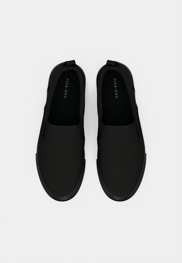 Pier One by Zalando