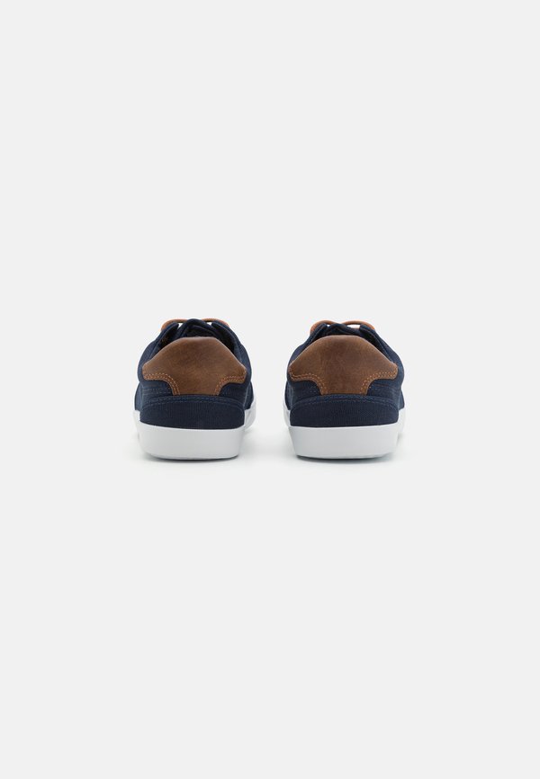 Pier One by Zalando