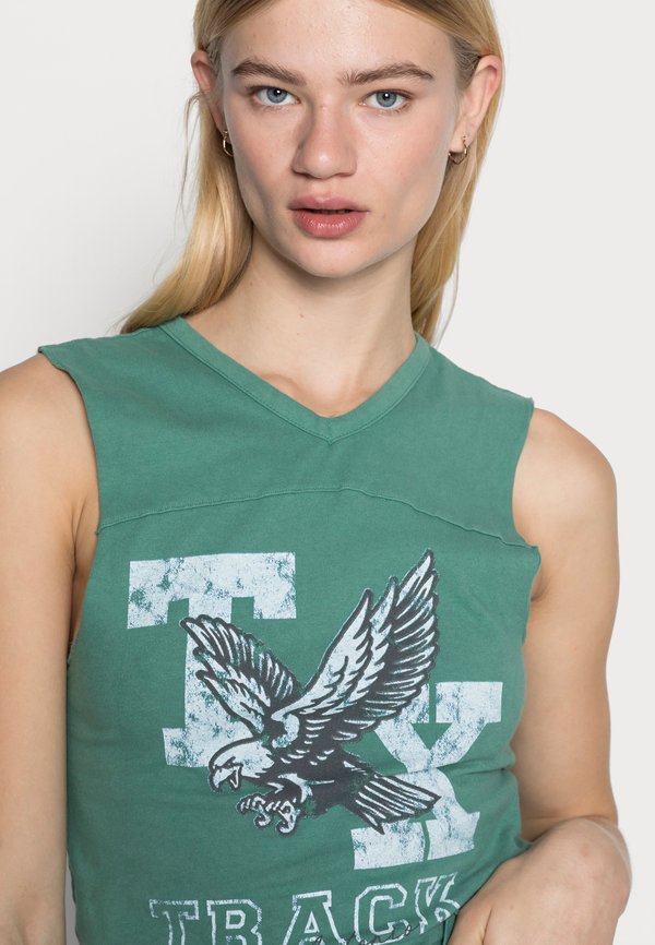 BDG Urban Outfitters TRACK TANK
