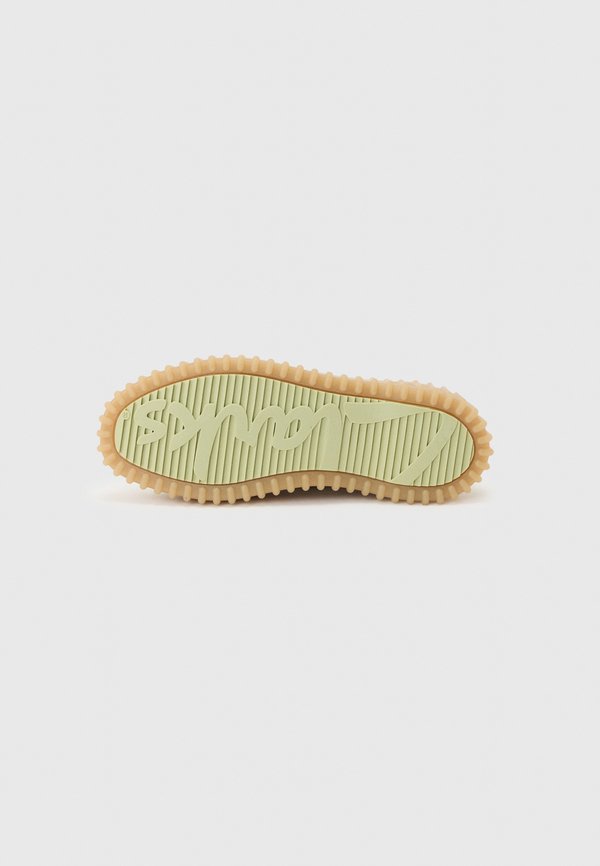 Clarks TORHILL BEE