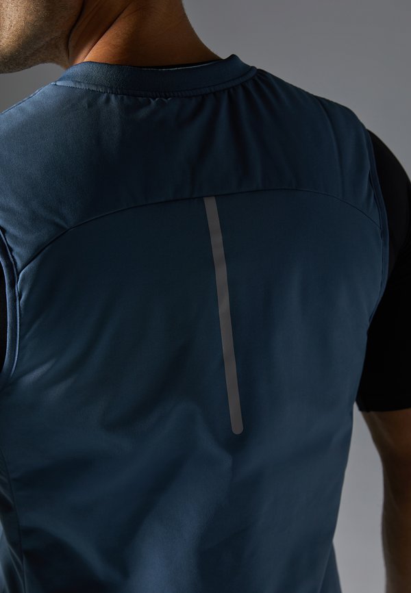 Pier One Sport by Zalando SLEEVELESS ZIP UP TRAINING GILET WITH POCKETS