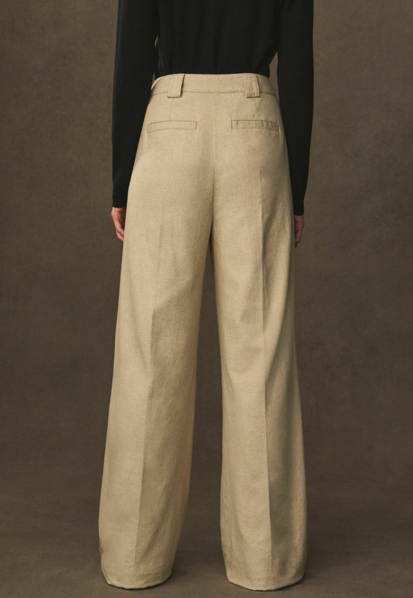 Next WIDE LEG