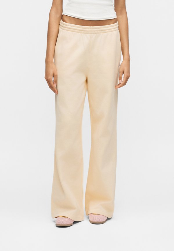 adidas Originals PANTS - Tracksuit bottoms - warm vanilla