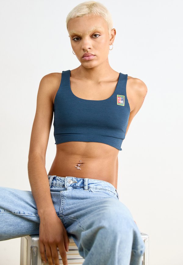 Nike Sportswear YOON