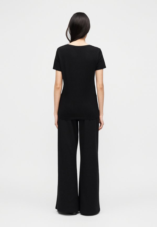 EA7 Emporio Armani