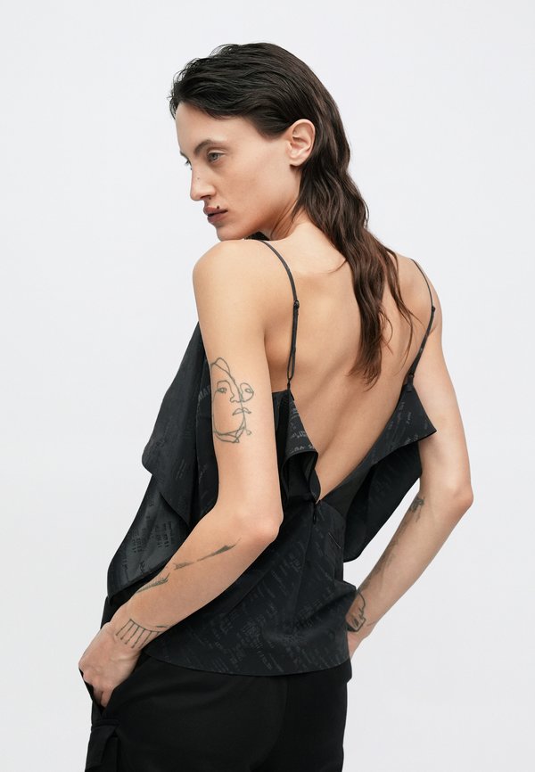 MM6 Maison Margiela