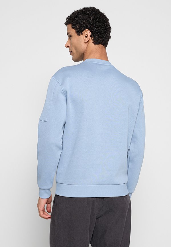 NO EXCESS CREWNECK