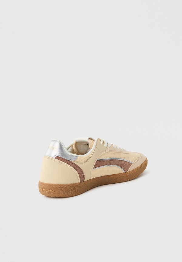 TWINSET