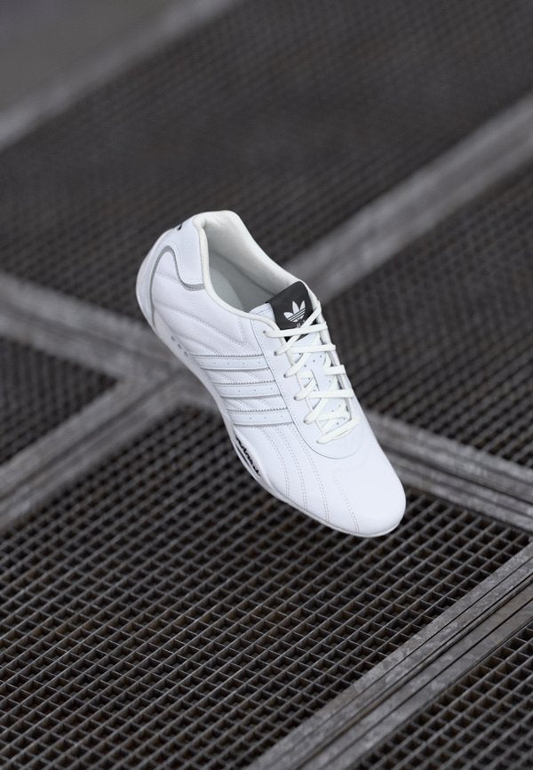 adidas Originals ADIRACER LO UNISEX - Trainers - footwear white/core black