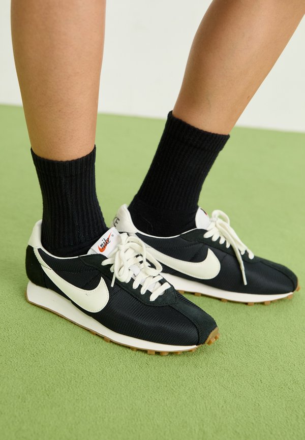 Nike Sportswear LD 1000