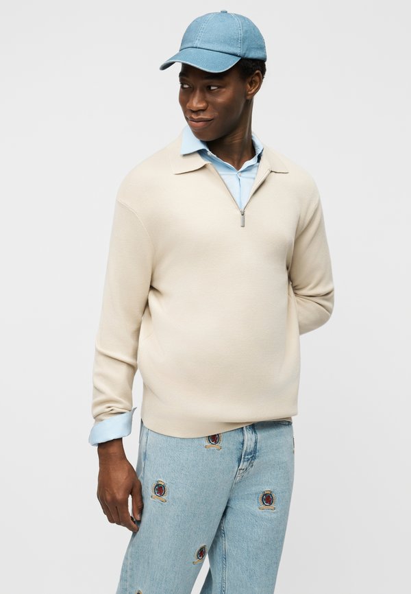 Tommy Jeans SONNY EMBROIDERY REGULAR TAPERED LEG JEANS