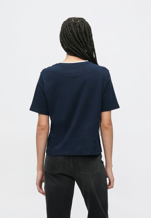 Tommy Jeans LOGO APPLIQUÉ RELAXED BOXY T-SHIRT