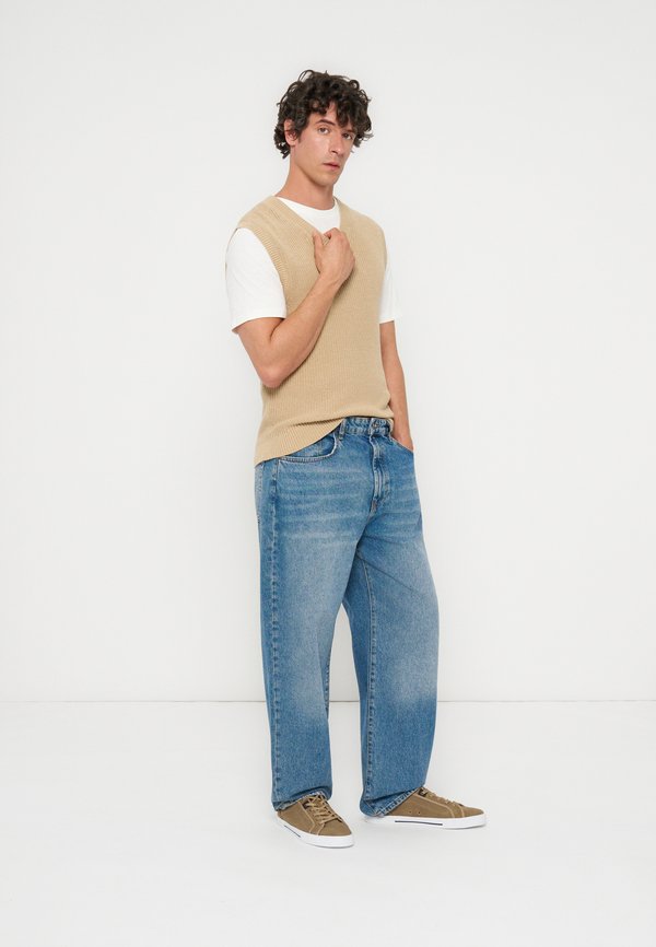 Pier One by Zalando