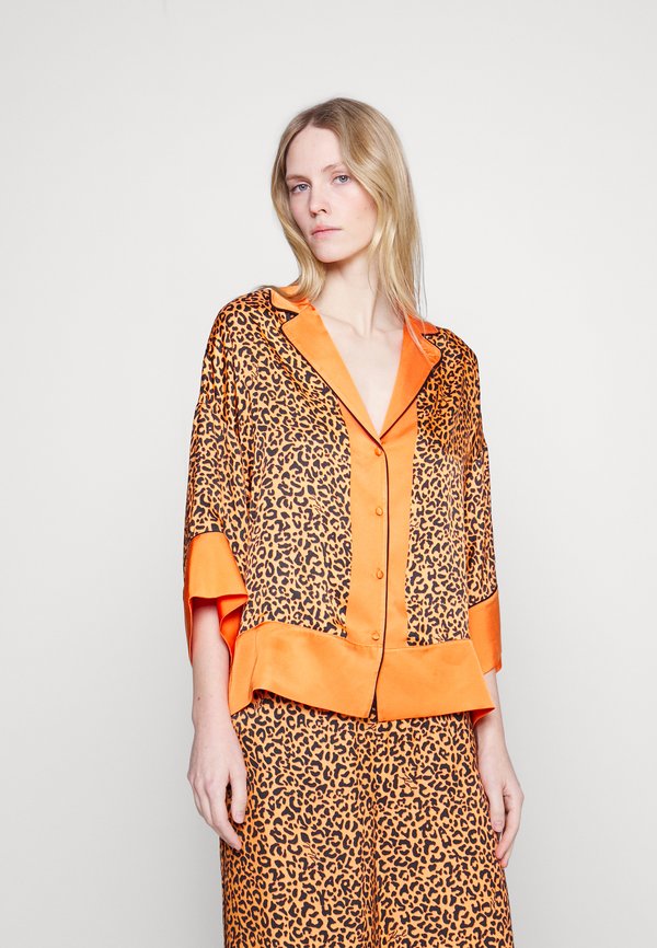 KARL LAGERFELD LEOPARD