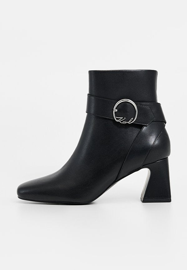 KARL LAGERFELD BEATA