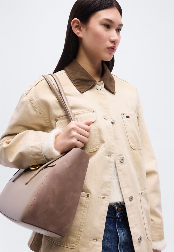 Tommy Jeans DISTRESSED CANVAS OVERSIZED CHORE JACKET