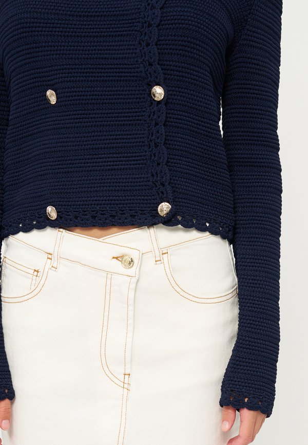 TWINSET