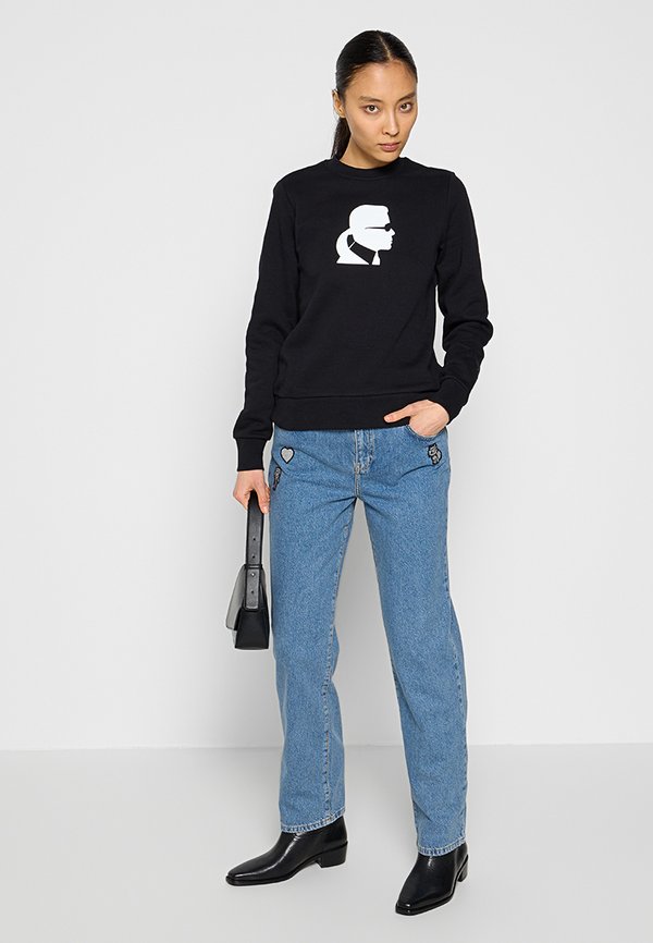 KARL LAGERFELD CAMEO