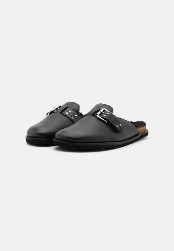 Steve Madden EVERGREEN