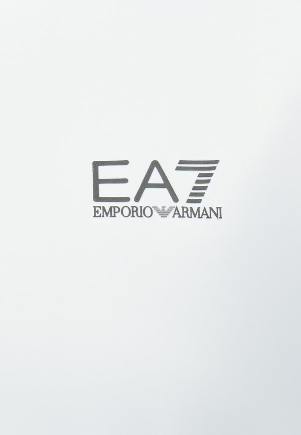 EA7 Emporio Armani