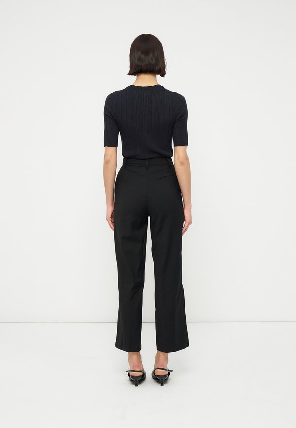 LeGer by Lena Gercke