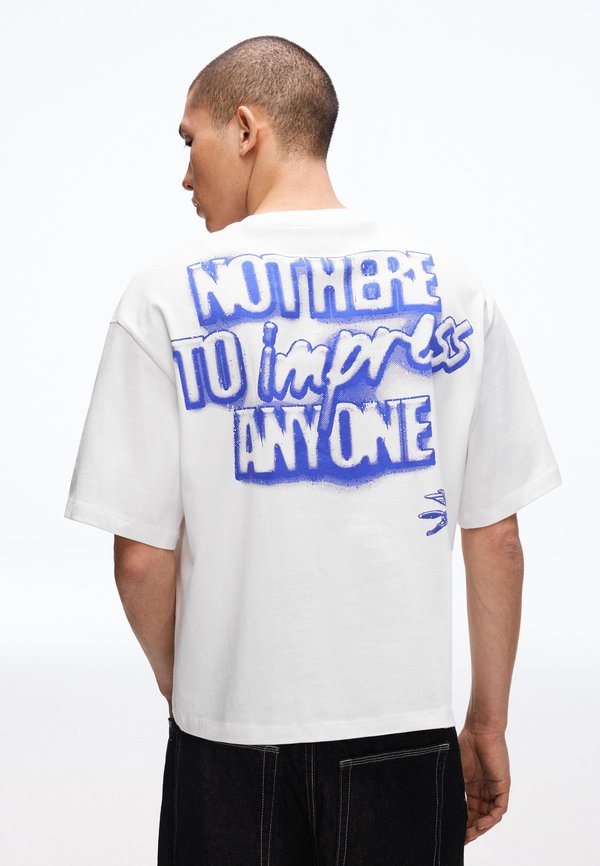 Bershka SHORT SLEEVE - Print T-shirt - white