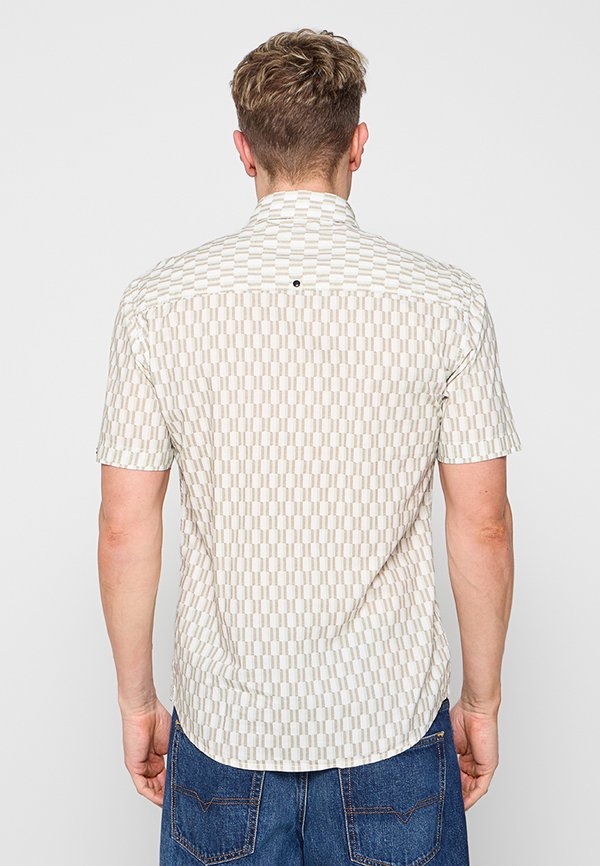 NO EXCESS REGULAR FIT