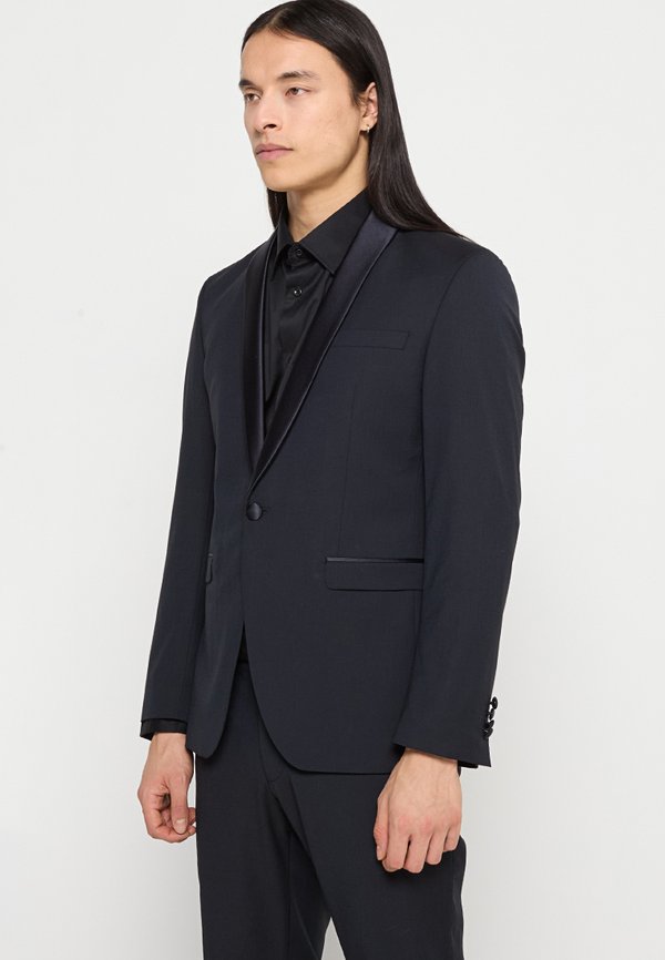 KARL LAGERFELD