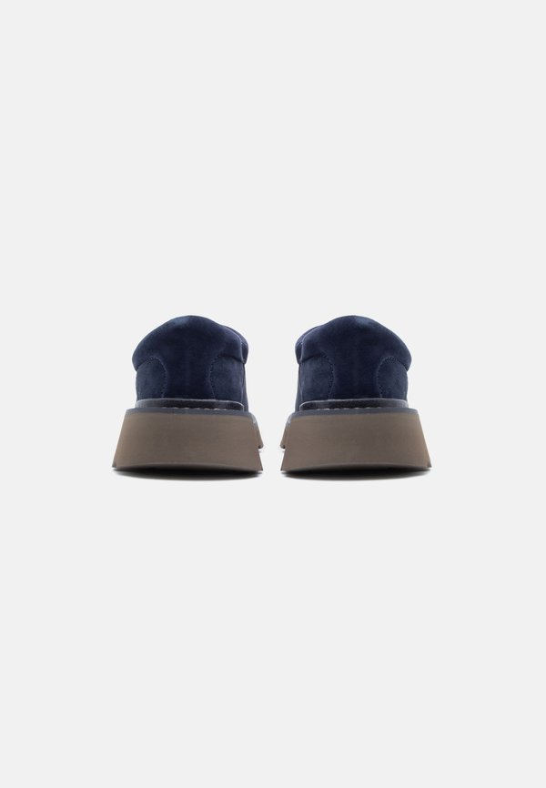 UGG TASMAN
