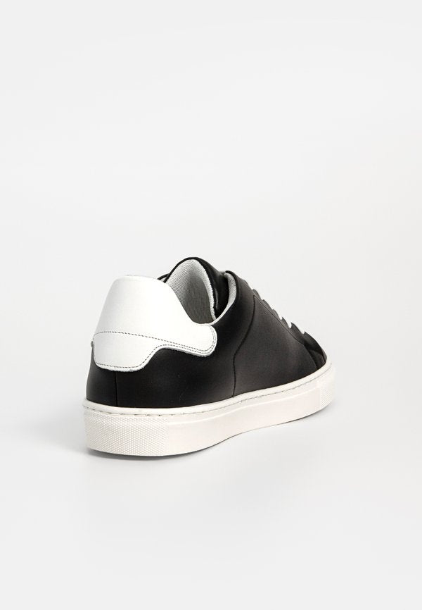 AIGNER RON