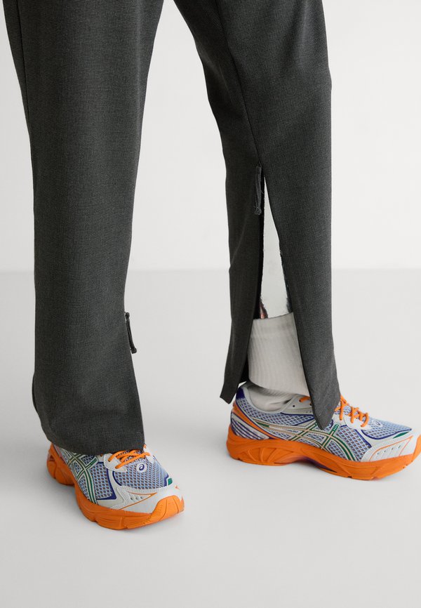 Pier One by Zalando