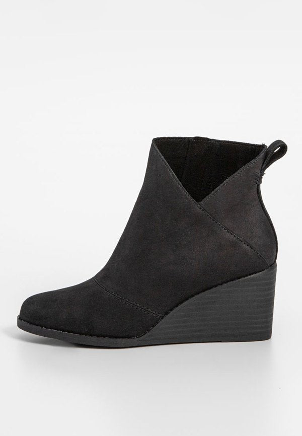 TOMS SUTTON