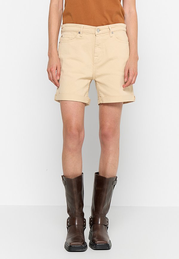 7 for all mankind
