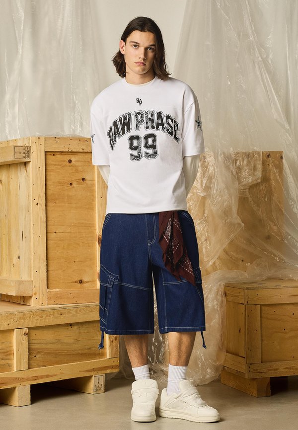 Bershka PARACHUTE - Cargo trousers - royal blue