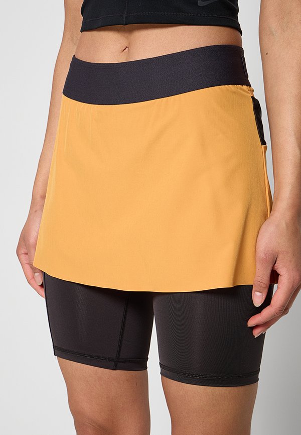 Craft PRO TRAIL 2-IN-1 REGULAR FIT