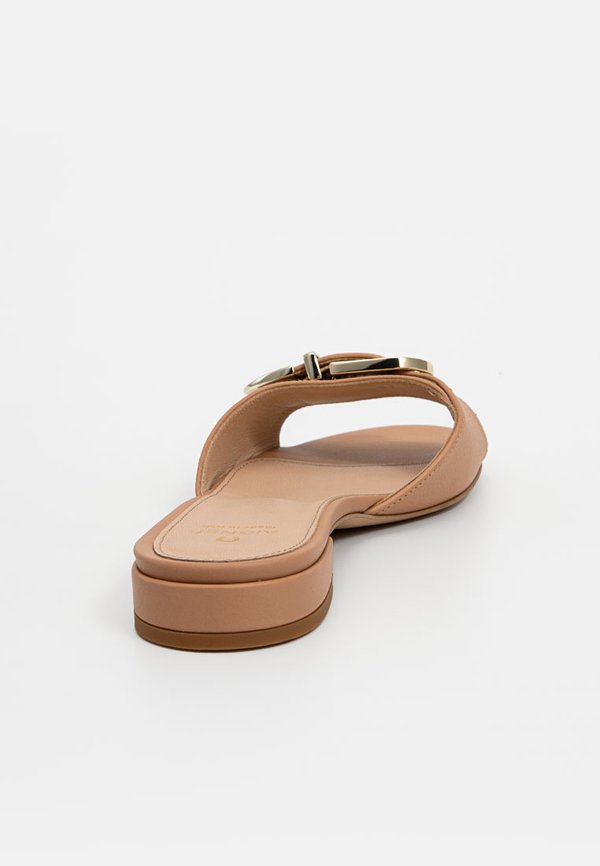 AIGNER ARIELLE