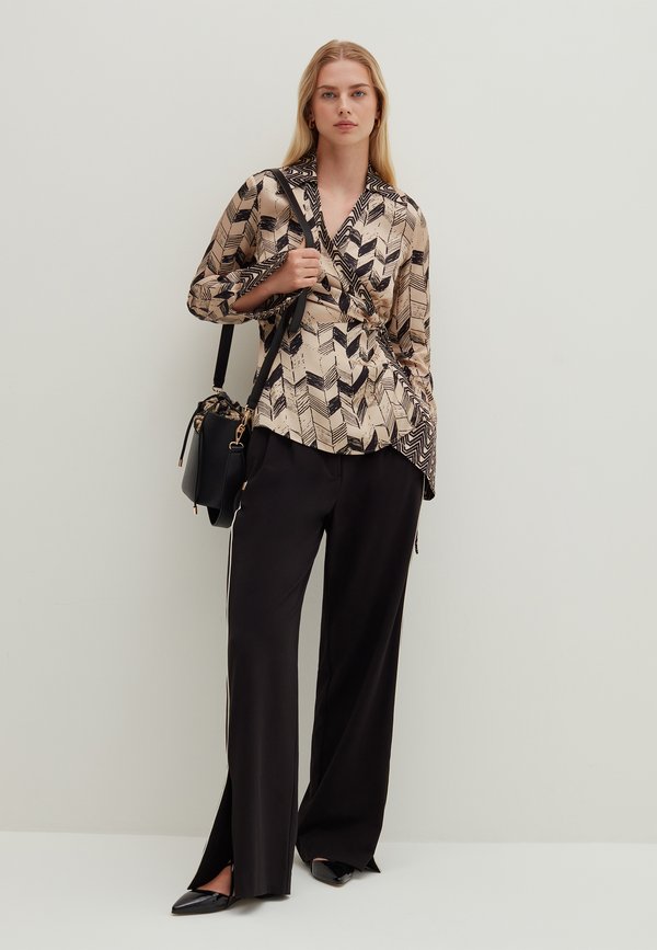 Stefanel FLUID WITH CONTRASTING PIPING