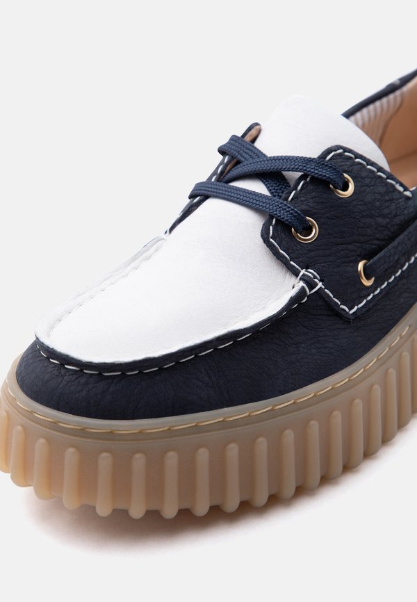 Clarks TORHILL