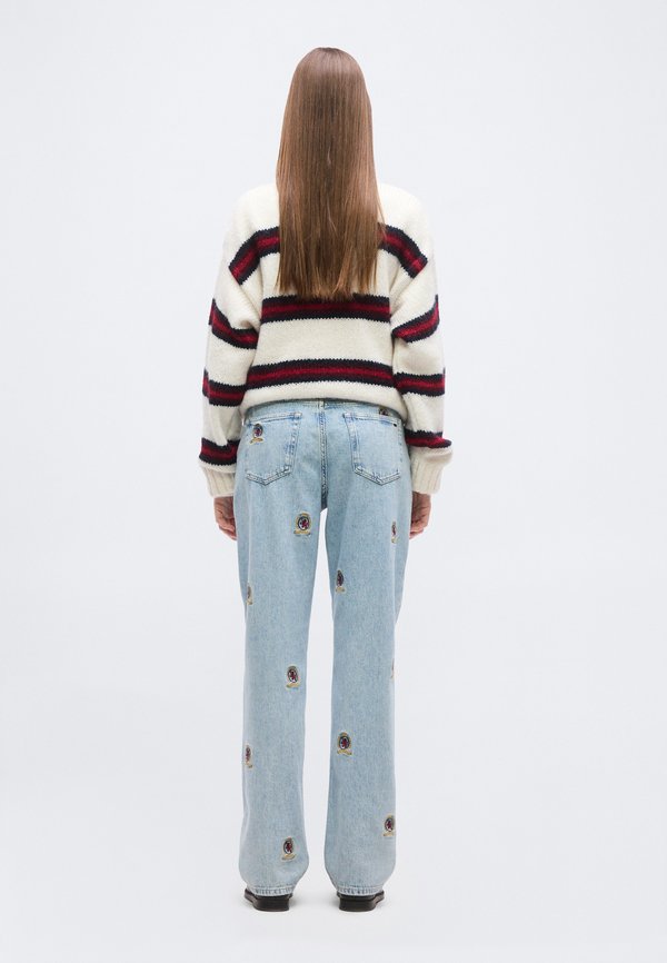 Tommy Jeans EMBROIDERY MID RISE SLIM STRAIGHT LEG JEANS